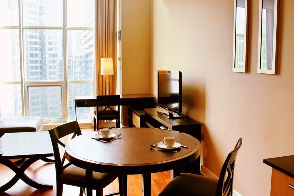 Blue Jays Aparment Apartment Toronto Exterior photo