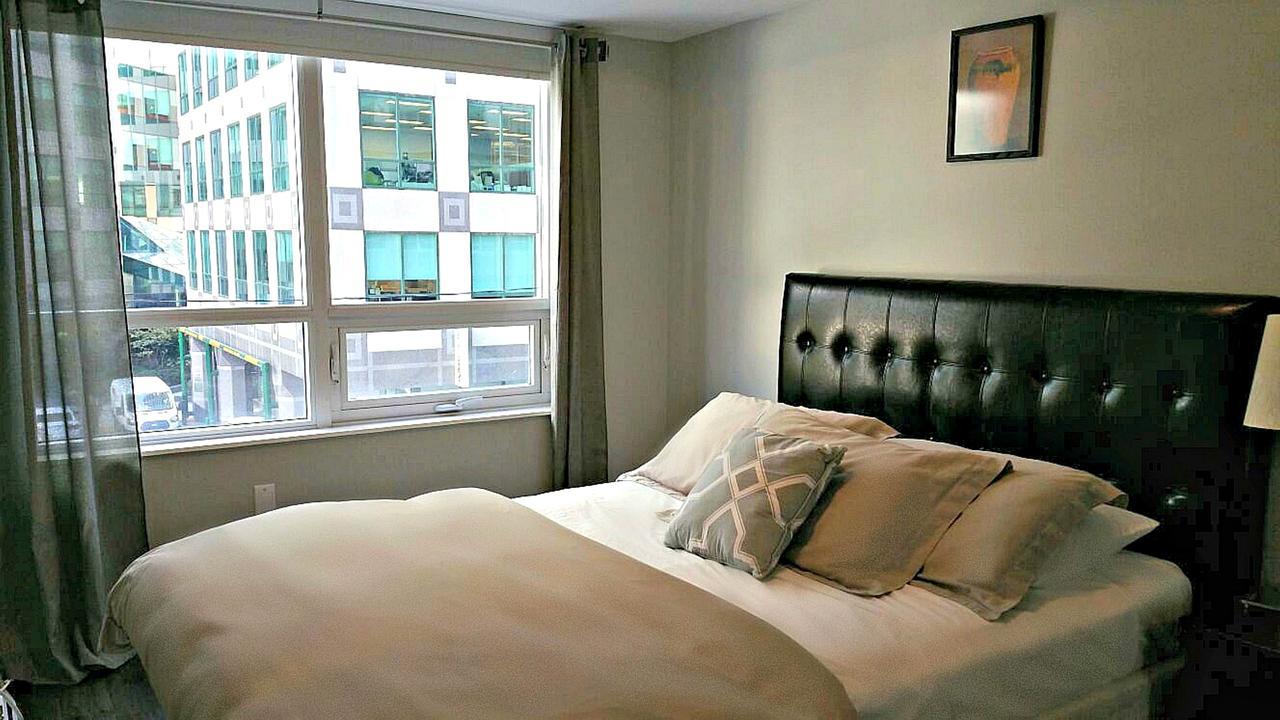 Blue Jays Aparment Apartment Toronto Exterior photo